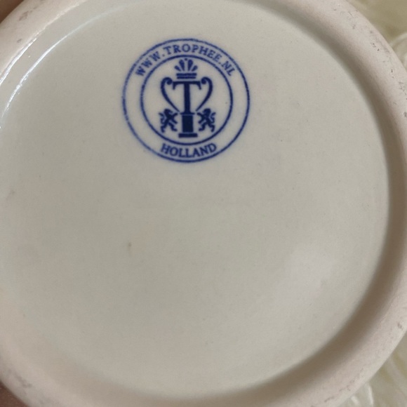 BLUE Delft Deco Hand painted Holland Porcelain cup kissing Dutch couple. - Picture 6 of 9